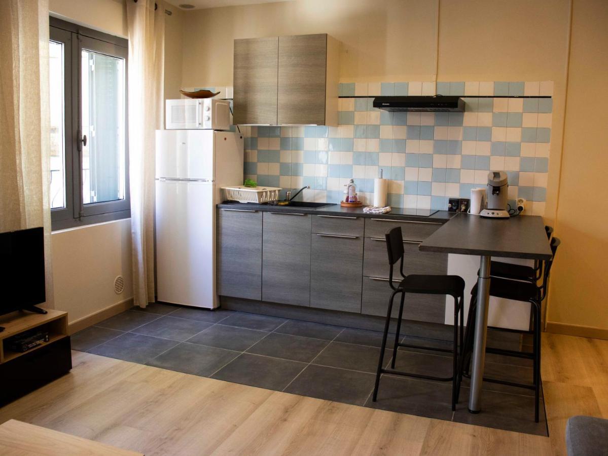 Chez Leon - Clim' & Patio - Appart Loupian Centre Bagian luar foto